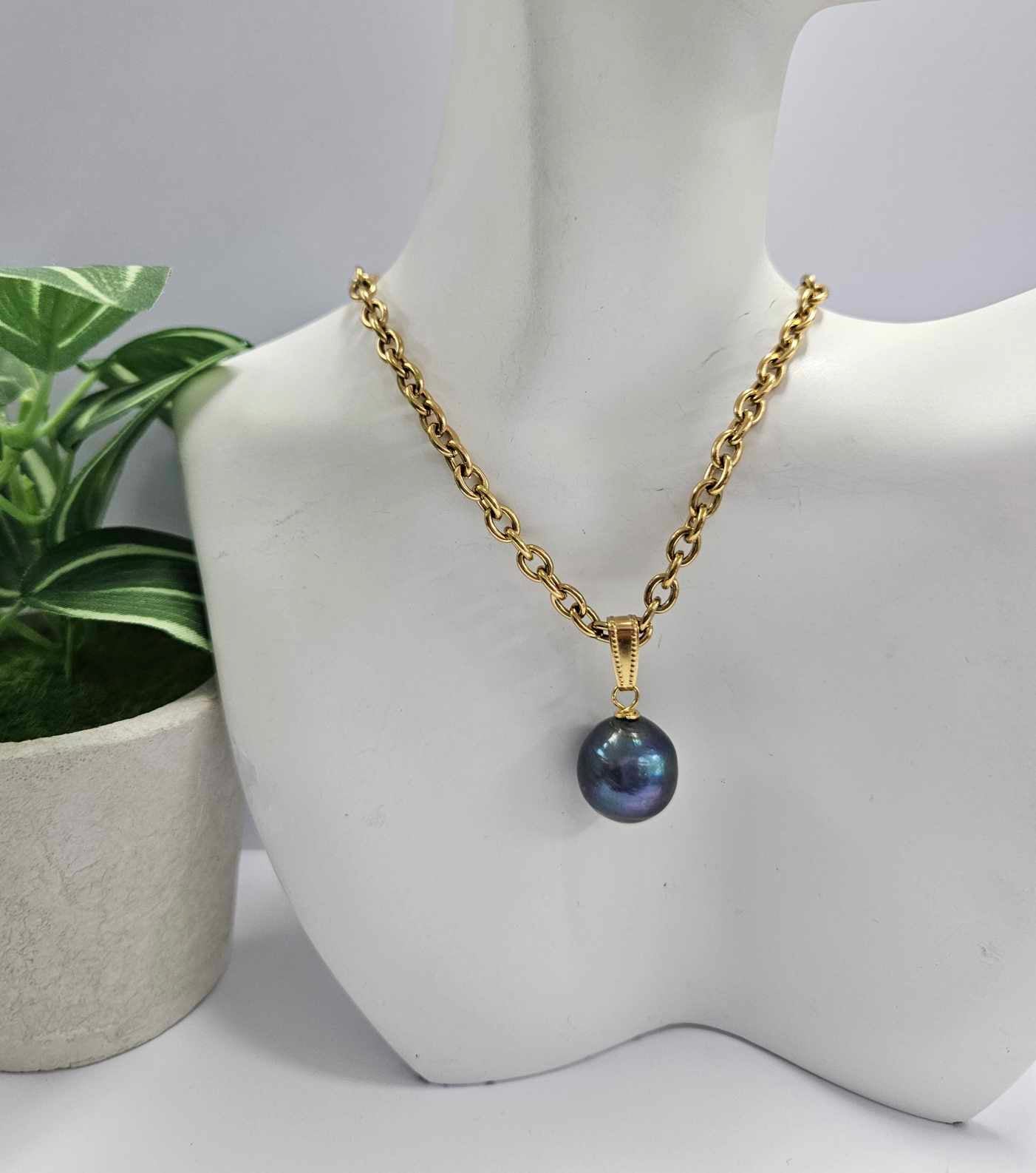 TEHANI - Tahitian Baroque with gold bead pearl necklace