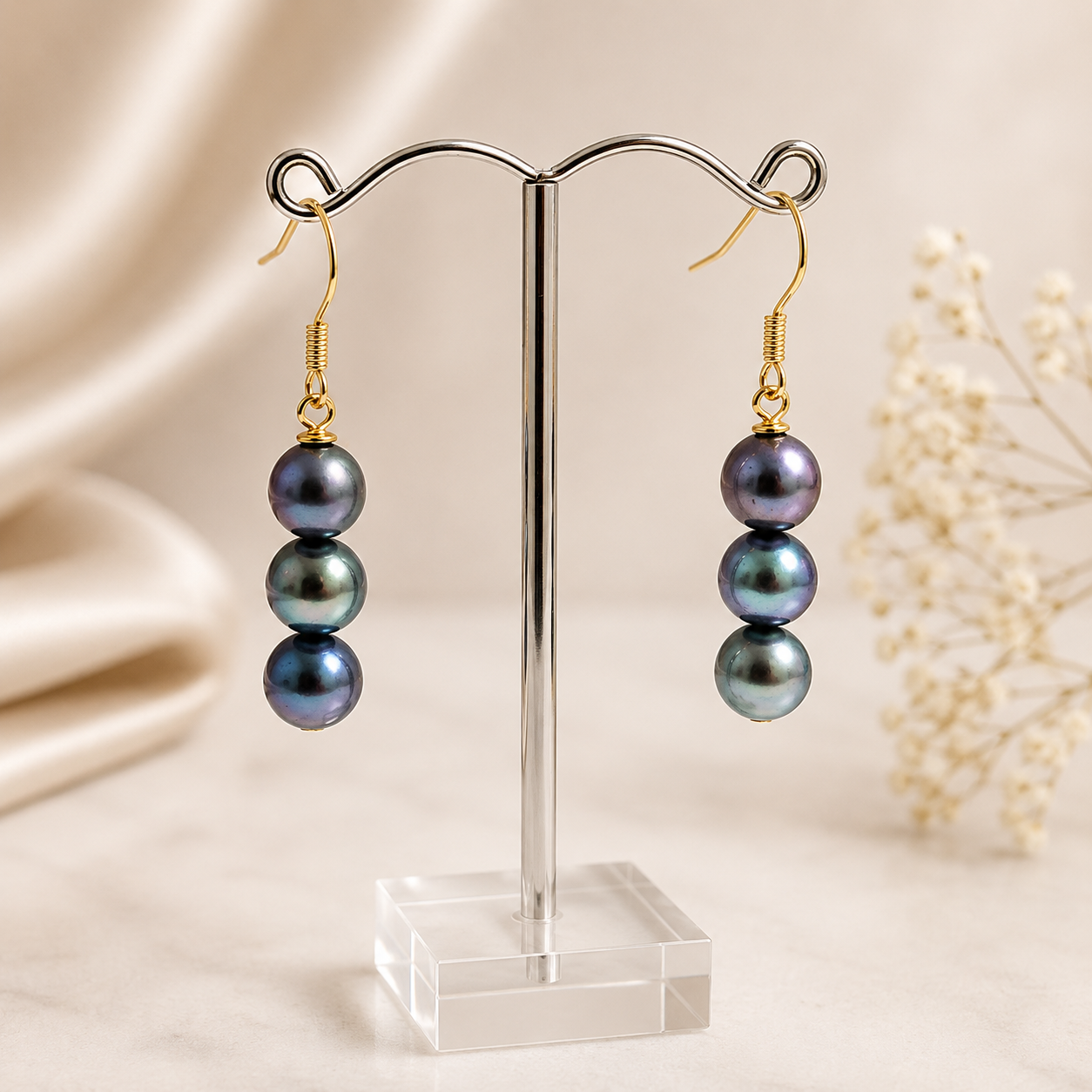 Round Natural Pearls Earrings (10-12mm)