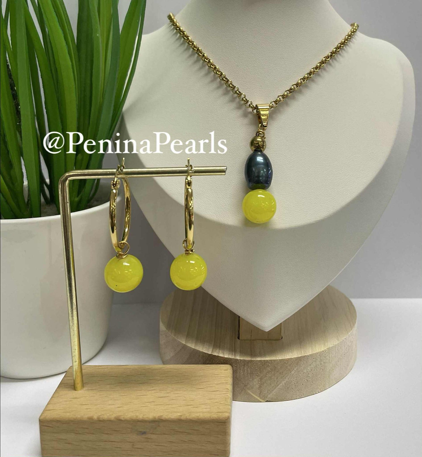 Aphina - Yellow Gem stone with Tahitian Pearl Set