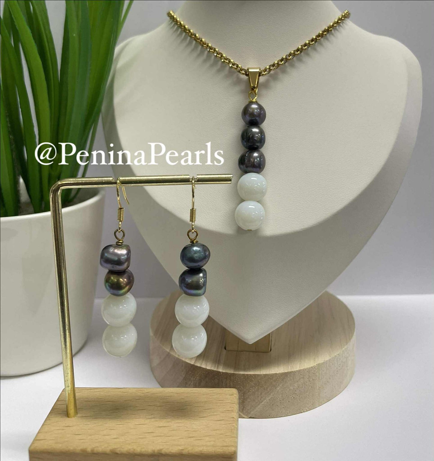 Veda - Mix of Natural Pearl and White Gem Stones Set