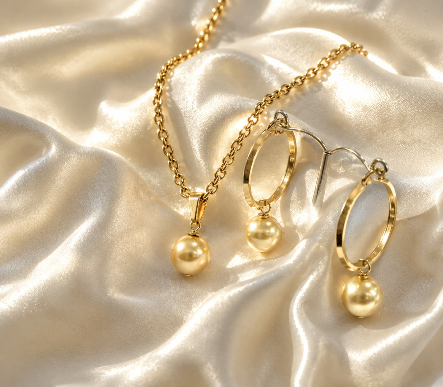 Bold Gold Pearl Set, Elegance in Every Glow!