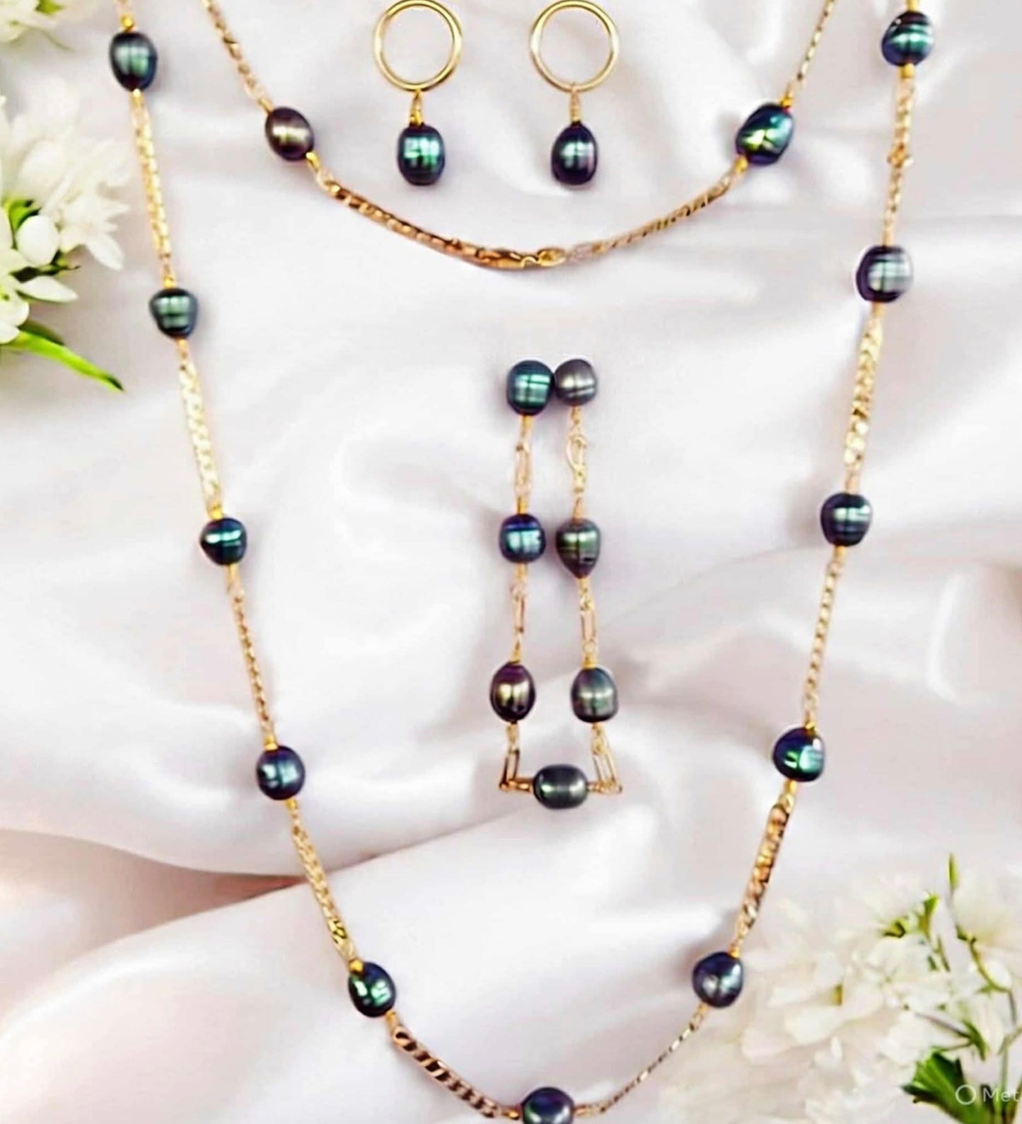 Leilani - Multiple Pearls Set "Rare Beauty Endless Found"