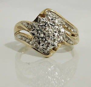 9 crts Solid Gold Ring