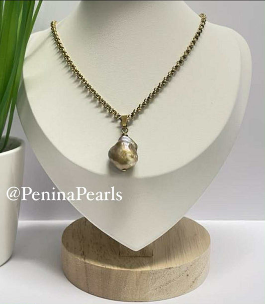Lupe - Unique Baroque Pearl Necklace