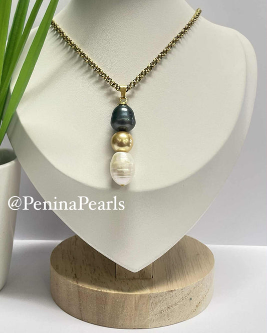 Hinatea - Triple Pearl Necklace