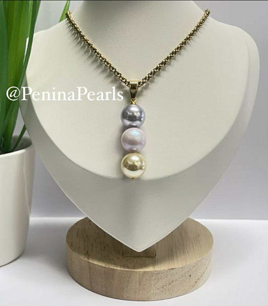 Moana - Triple Pearl Necklace