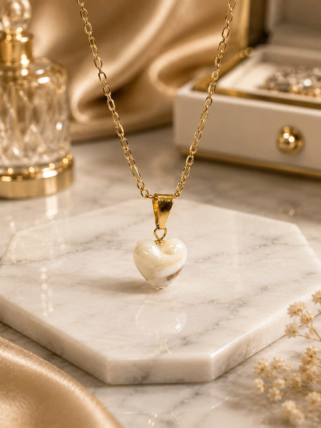Lustrous Heart Pearl Pendant Necklace