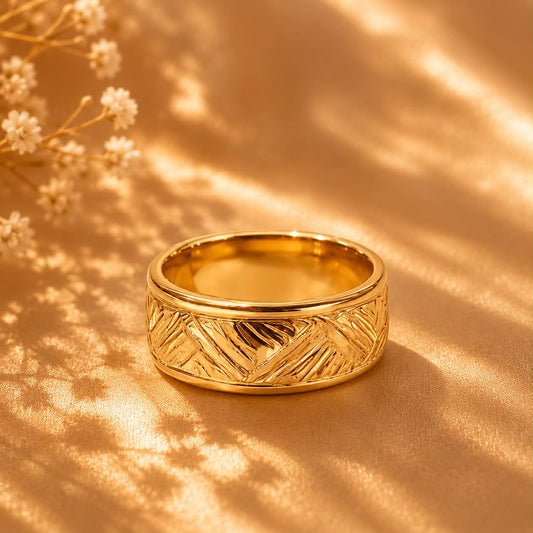 GOLD DESIGN RING