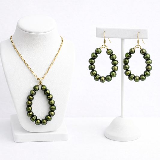 Emerald Luxe Pearl Set – Statement Necklace & Drop Earrings