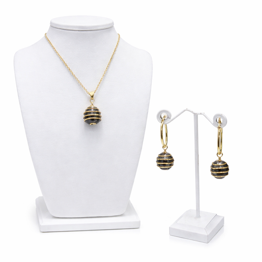 Black & Gold Pearl Drop Set 🤍✨