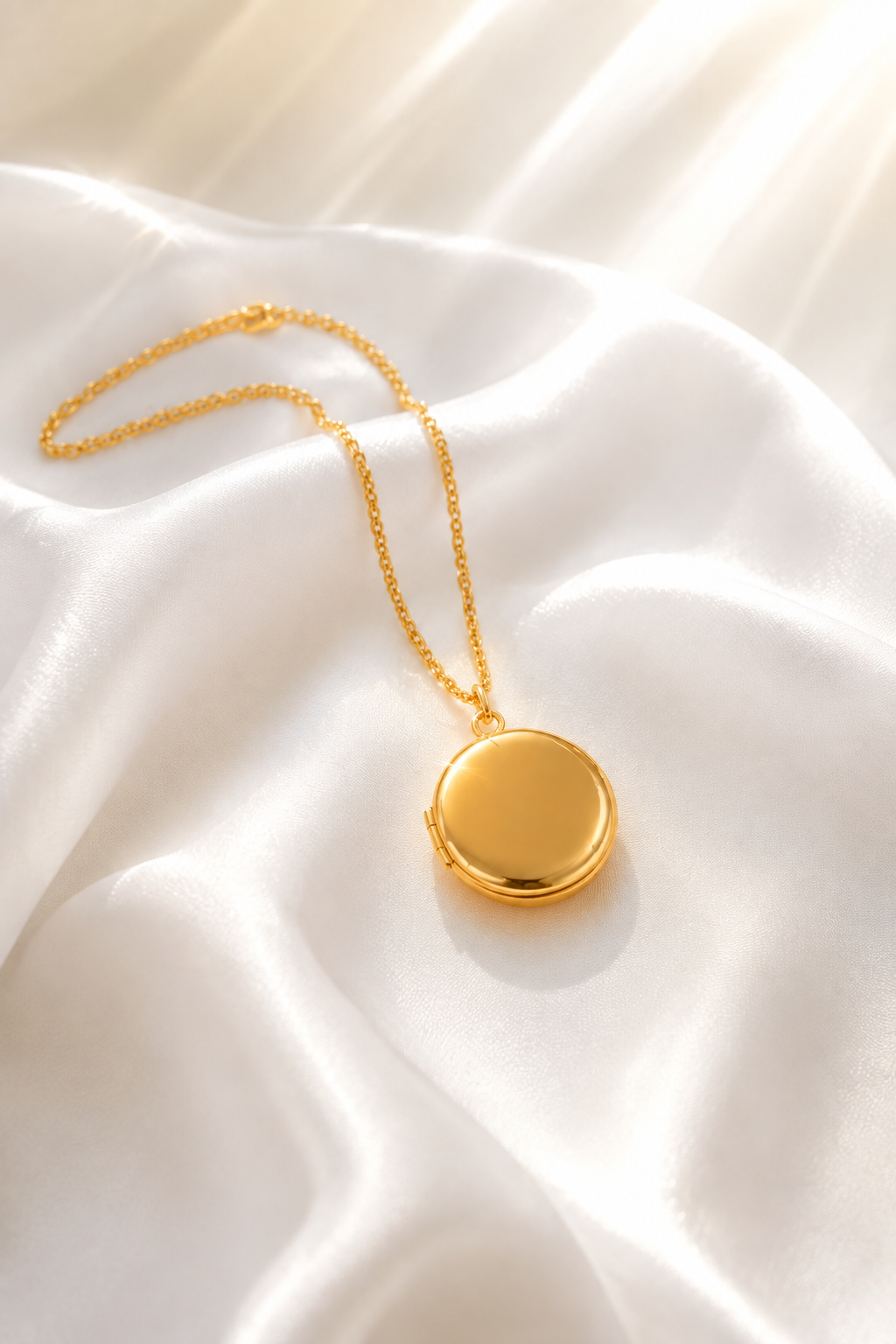 Personalised Locket Necklace – Waterproof • Hypoallergenic • Premium Quality