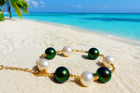 Belle Bracelet – Green & White Pearl Charm