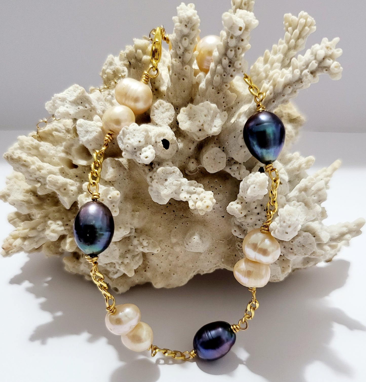 Majla Bracelet - 12mm Black Natural and Duo white freshwater pearls bracelet