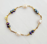 Norah - Off-white Freshwater Pearl Bracelet mixed with opal