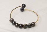 LINA - NATURAL DARK BROWN / BLACK BAROQUE PEARL OPEN BANGLE